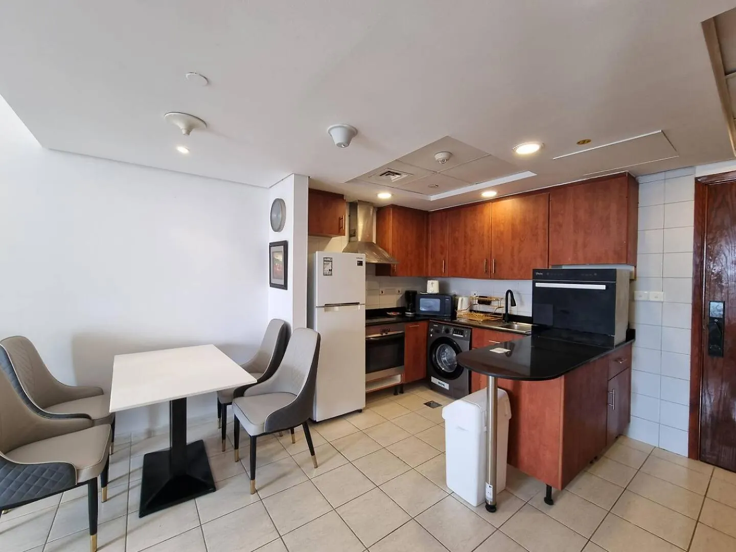 Lake Terrace Cluster D 1Bd 4-Min Walk To Metro Dubai 0*,  United Arab Emirates