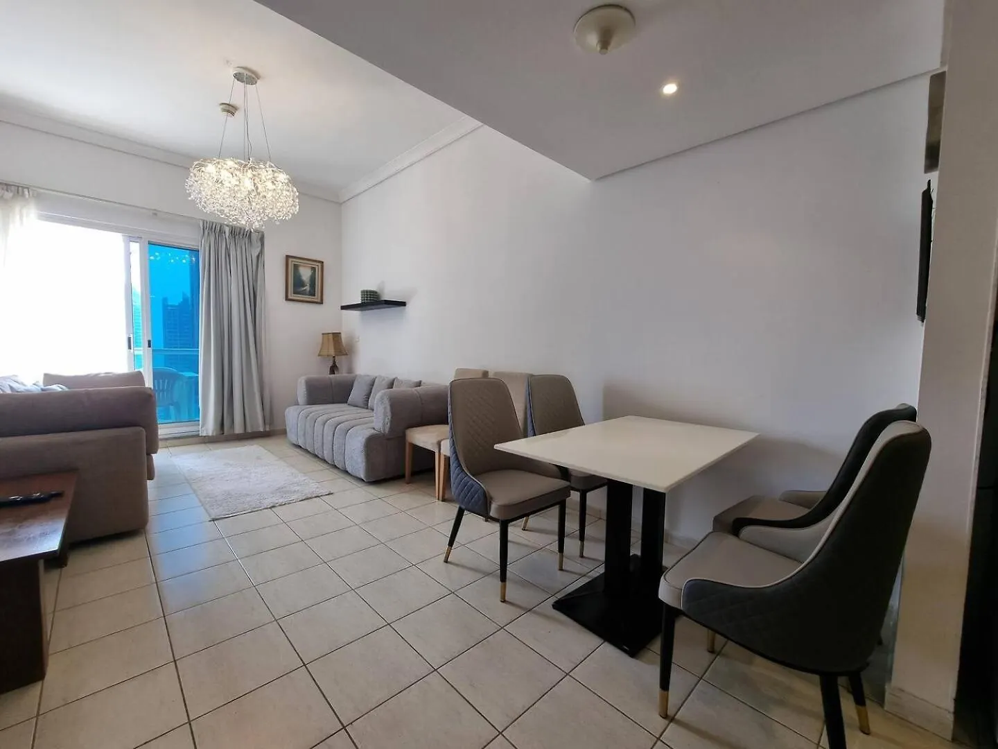 Lake Terrace Cluster D 1Bd 4-Min Walk To Metro Dubai Apartment