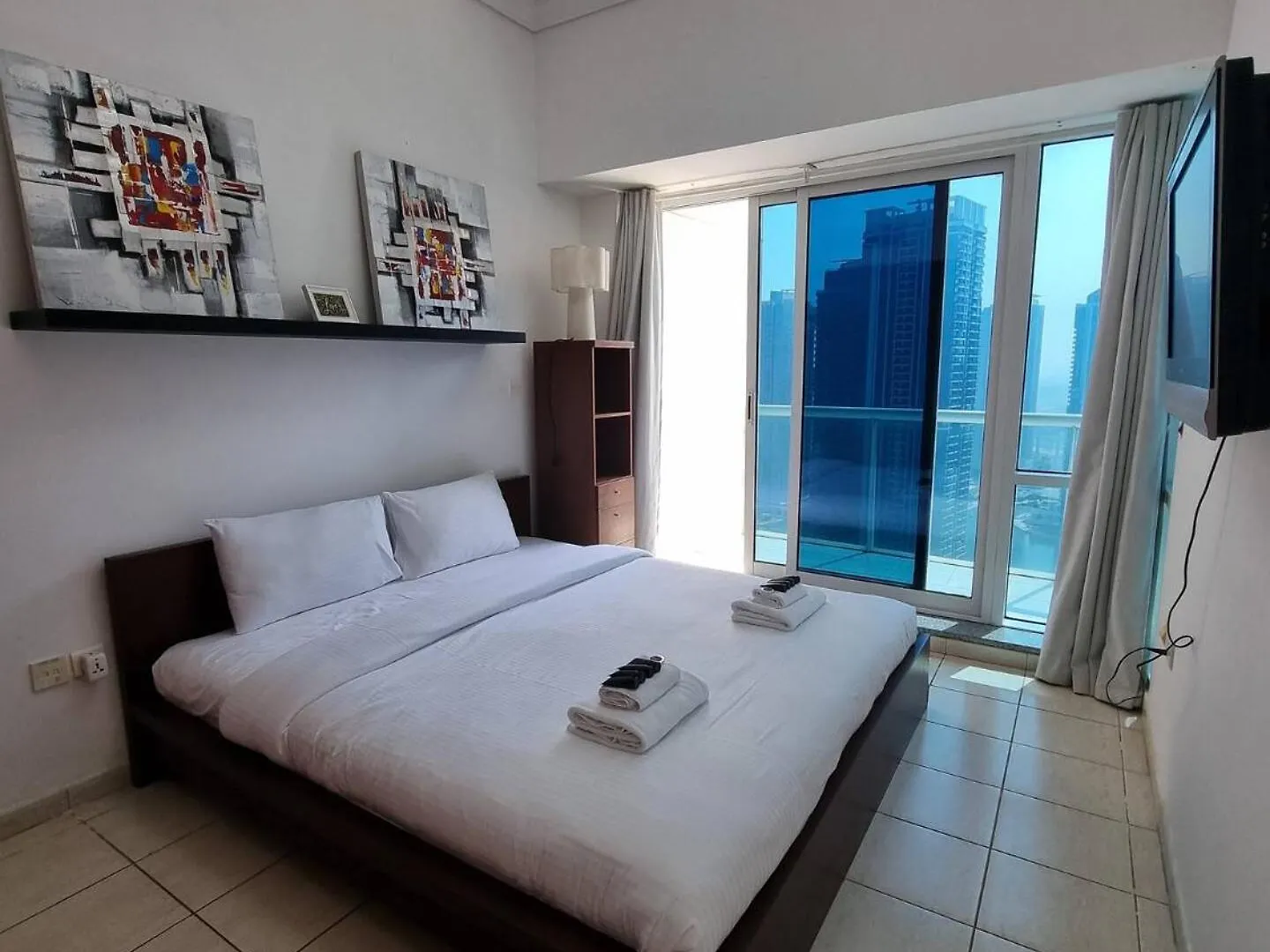 Lake Terrace Cluster D 1Bd 4-Min Walk To Metro Dubai United Arab Emirates